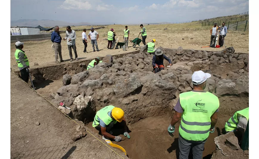 Malazgirt Zaferi'nin Alanında Yeni Bir Anıtsal Mekan Keşfedildi