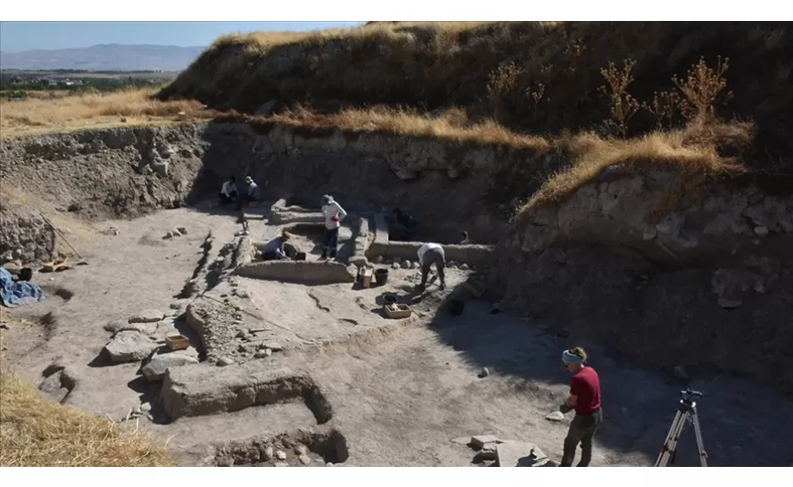 Arslantepe Höyüğü'nde 6 bin 400 yıllık fırın bulundu