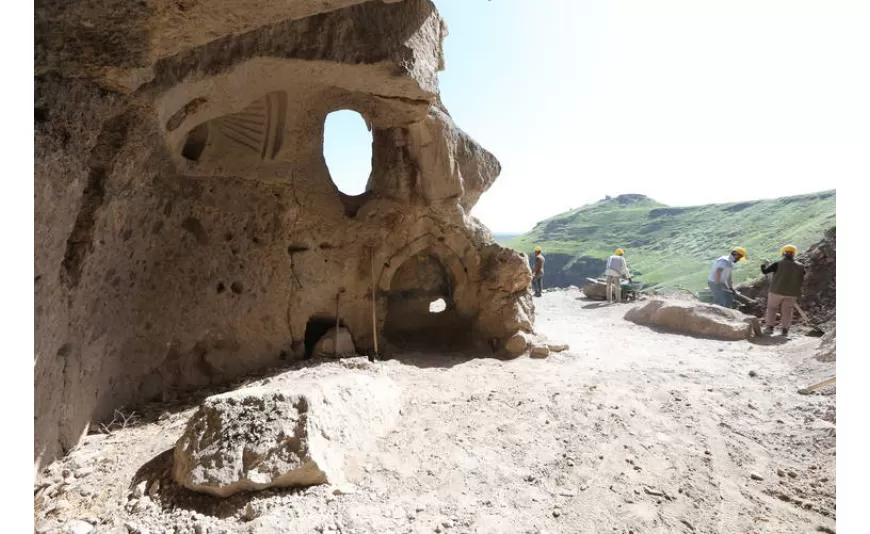 Anadolu'nun ilk kaya mescidi olduğu düşünülen mağara turizme açılıyor