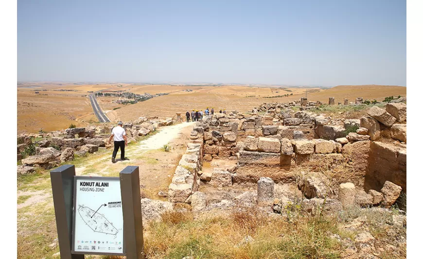 Mithras Tapınağı'nda gizli ayinlere katılanların konakladığı alan bulundu