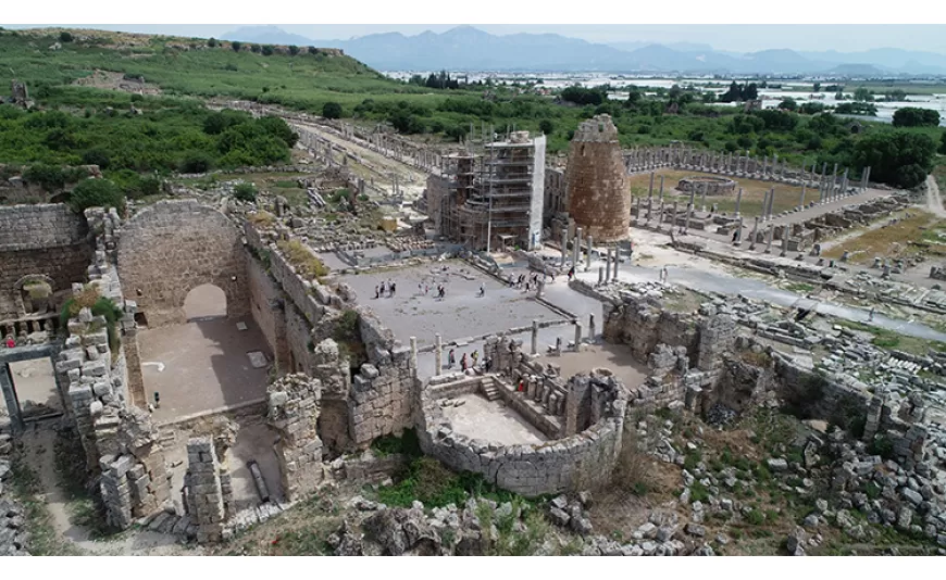 Perge Antik Kentinin stadyum arenasındaki çalışmalar tamamlandı