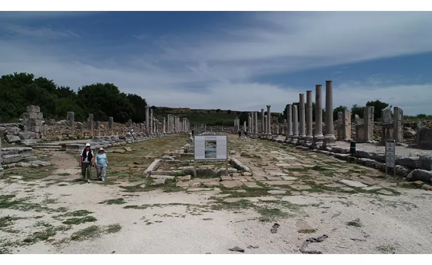 Perge Antik Kentinin stadyum arenasındaki çalışmalar tamamlandı