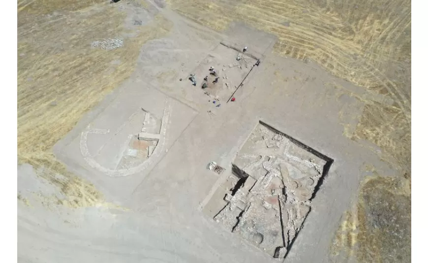 Yassı Höyük'te 2 bin 800 yıllık nohut, buğday, kayısı çekirdeği, üzüm ve sarımsak taneleri bulundu