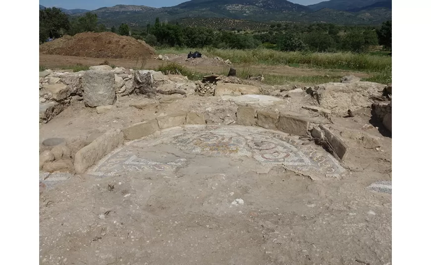 Kurtarma kazısında Roma yapıları gün ışığına çıkarılıyor 