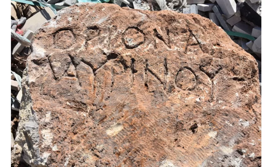 Adıyaman'da yapılan alt yapı çalışmaları sırasında Roma dönemine ait bir sınır taşı keşfedildi