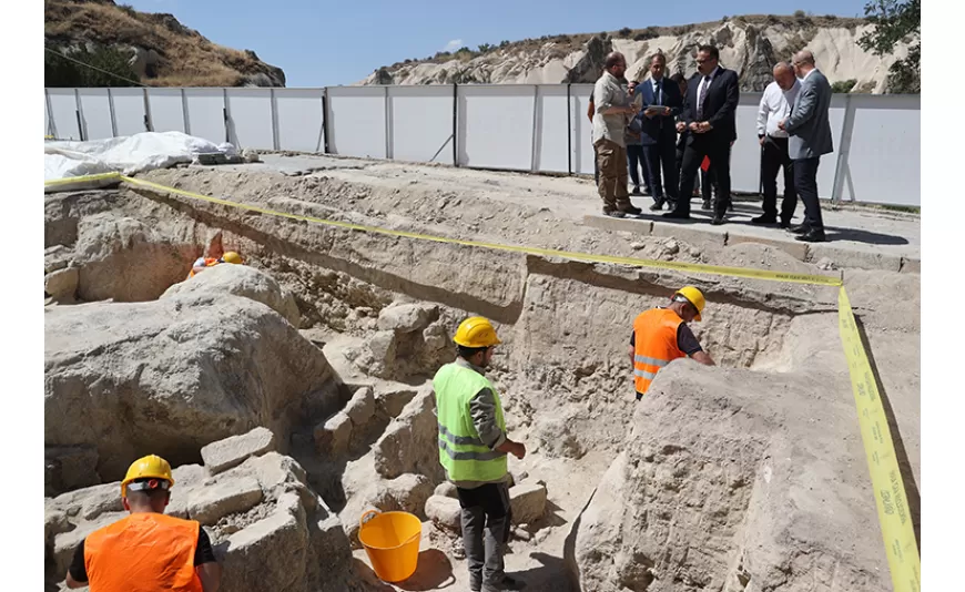 Nevşehir'de Kapalı Yolda Nekropol Bulundu