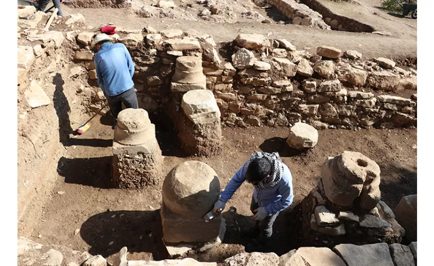 Diyarbakır'da içinde 46 mezar olan 1500 yıllık kilise bulundu