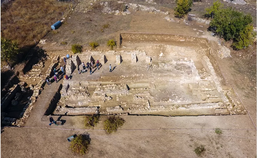 Diyarbakır'da içinde 46 mezar olan 1500 yıllık kilise bulundu